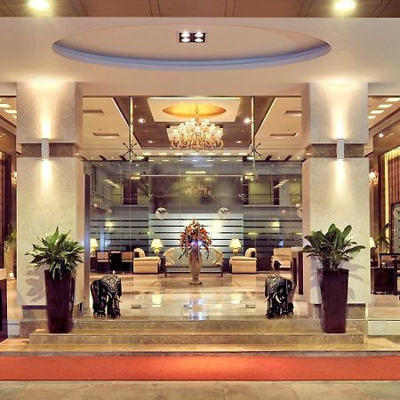 Fortune Jp Palace, Mysore - Member Itc Hotels' Group Exteriér fotografie Lobby