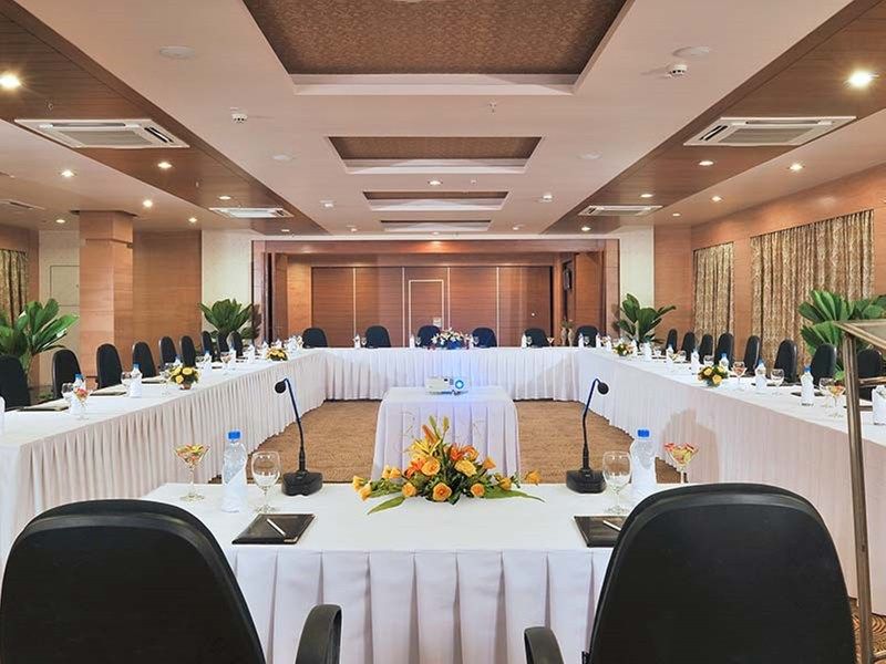 Fortune Jp Palace, Mysore - Member Itc Hotels' Group Exteriér fotografie The meeting room of the ASEAN Secretariat