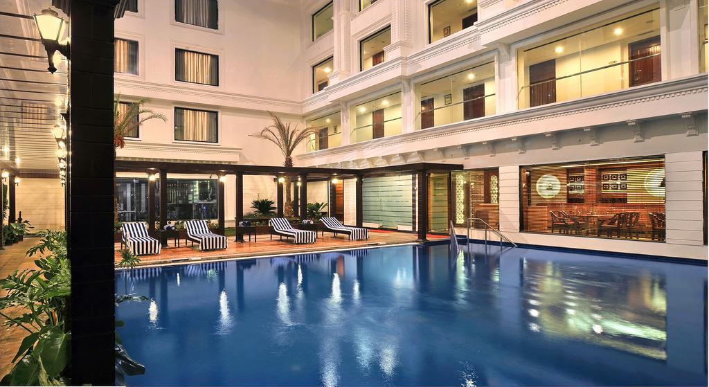 Fortune Jp Palace, Mysore - Member Itc Hotels' Group Exteriér fotografie The pool at the hotel